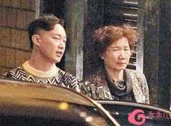 46岁陈奕迅自嘲童年“衰过叉烧”，曾拿菜刀